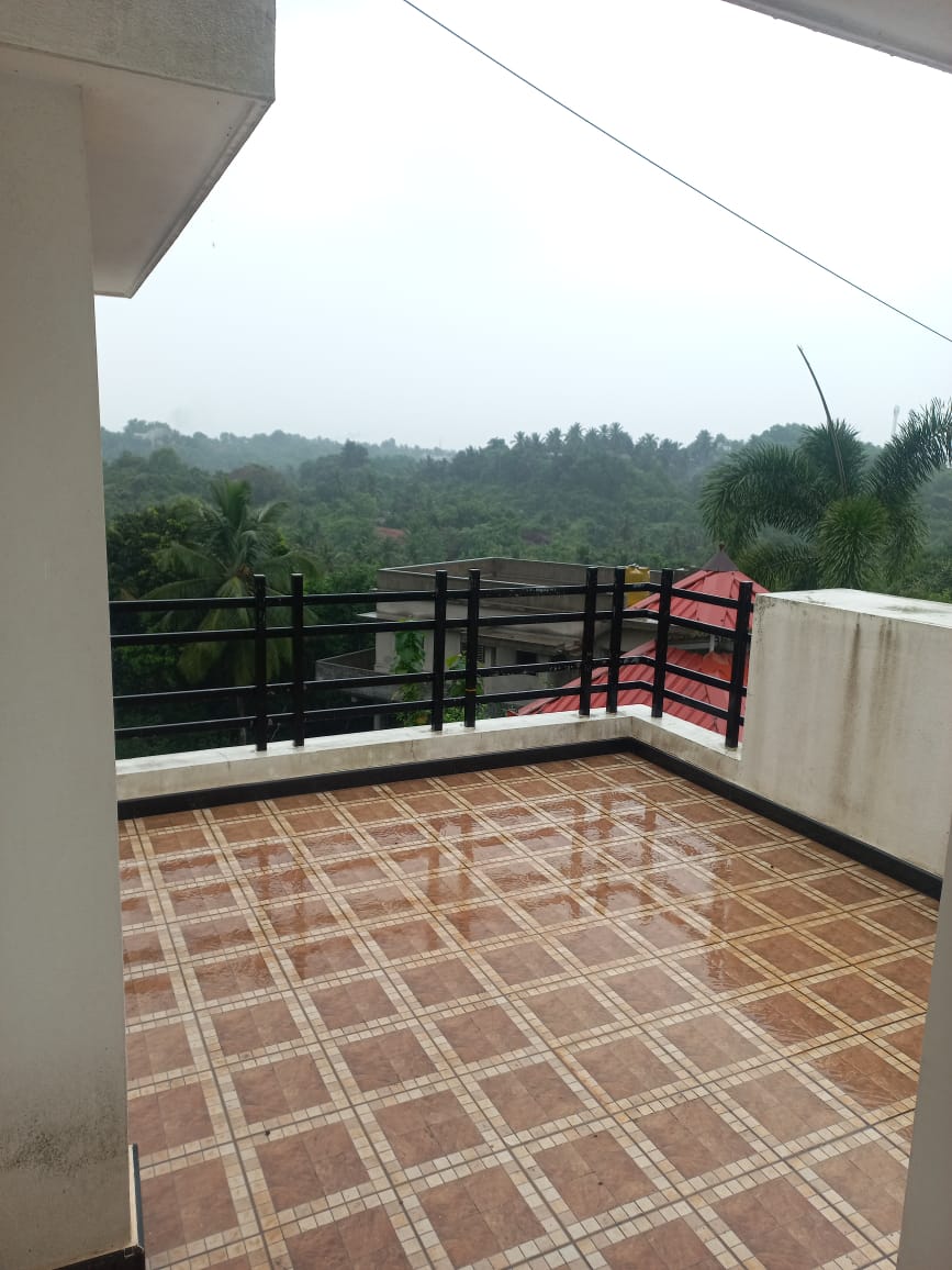 32 Cents (20 cents plain) Land with House For Sale in Manjanady